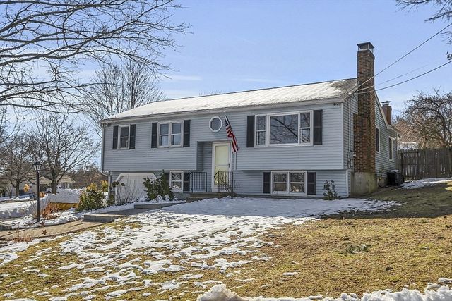 113 Long Hill Dr, Leominster, MA 01453