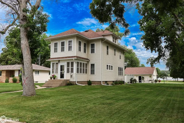 301 5th Ave N, Humboldt, IA 50548