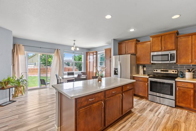 1552 Edenbridge Dr, Windsor, CO 80550