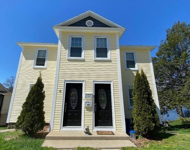 11 Indian Lake Pkwy, Worcester, MA 01605