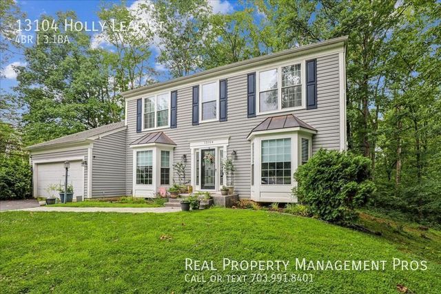 13104 Holly Leaf Ct, Woodbridge, VA 22192