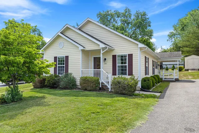 210 Walker St, Lexington, VA 24450