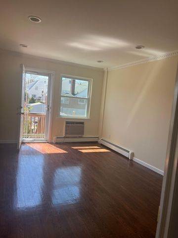 120XX 5th Ave #2, College Pt, NY 11356