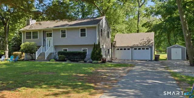 18 Old Black Point Road, Niantic, CT 06357