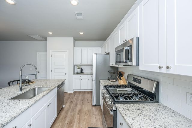 2114 Longhorn Ln, Summerville, SC 29485