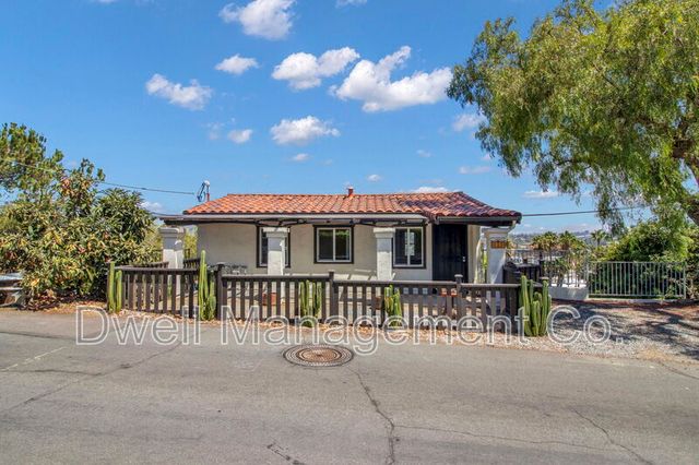 8114 Fairview Ave, La Mesa, CA 91941