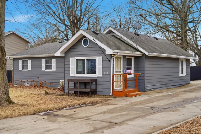 513 1st Ave, Dixon, IL 61021
