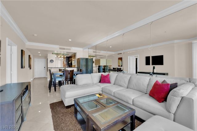 230 E  Flamingo Rd #223, Las Vegas, NV 89169