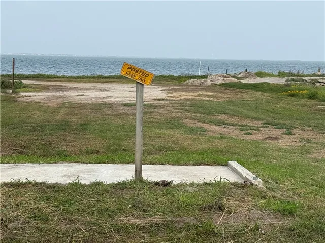 3621 Shore Dr, Corpus Christi, TX 78418