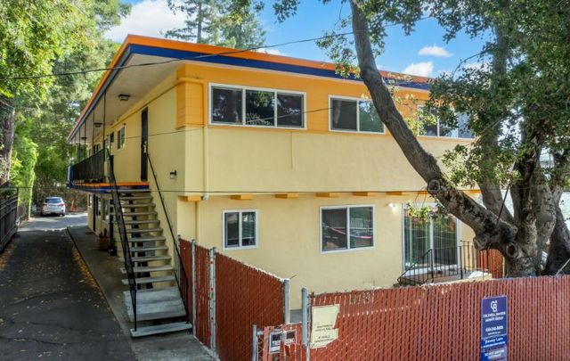 3222 E  27th St #4, Oakland, CA 94601