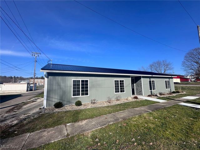 41 W  Bell Ave, McConnelsville, OH 43756
