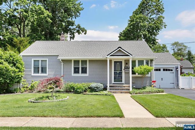 117 Roxbury Rd, Dumont, NJ 07628