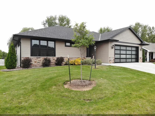 5039 N  Milkweed Trl, Appleton, WI 54913