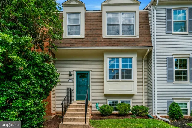 6149 Green Hollow Ct, Springfield, VA 22152