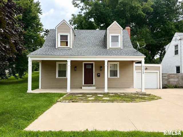 4228 N  University St, Peoria, IL 61614