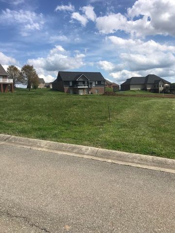 605 Berkeley Dr, Morristown, TN 37814