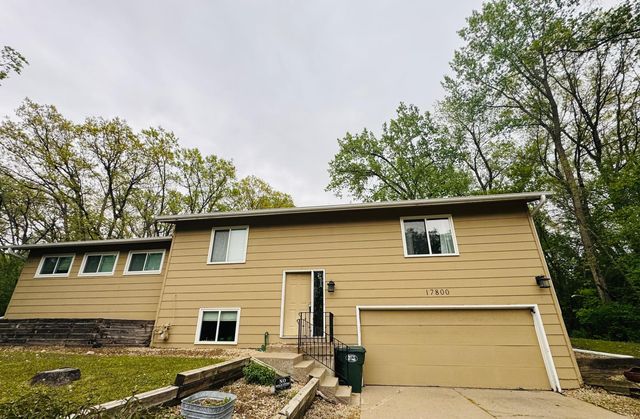 17800 Jamaica Cir, Lakeville, MN 55044