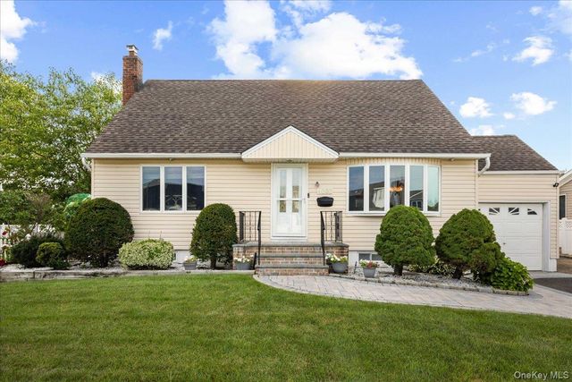 4060 Maywood Drive, Seaford, NY 11783