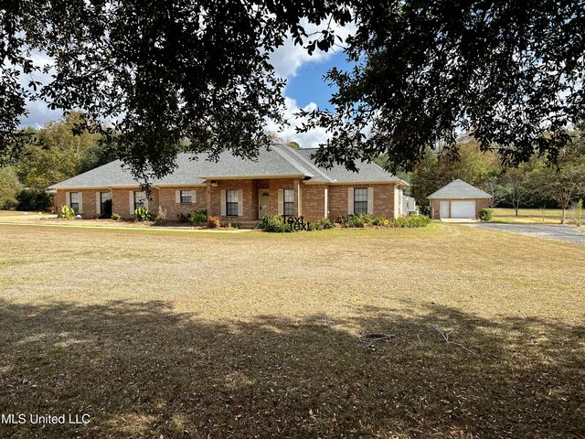 2440 Flowers Rd, Terry, MS 39170
