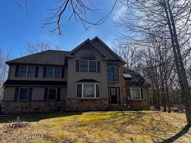 213 Bindale Rd, Tamiment, PA 18371