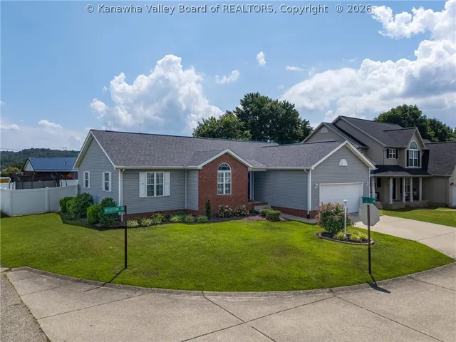 102 Woodstone Dr, Scott Depot, WV 25560
