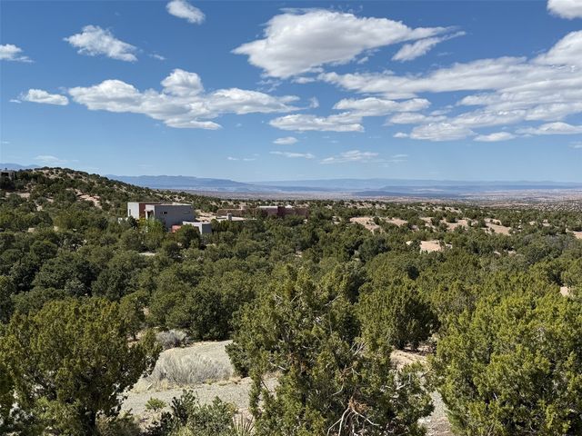 4 Pinon Ridge Ln, Santa Fe, NM 87506