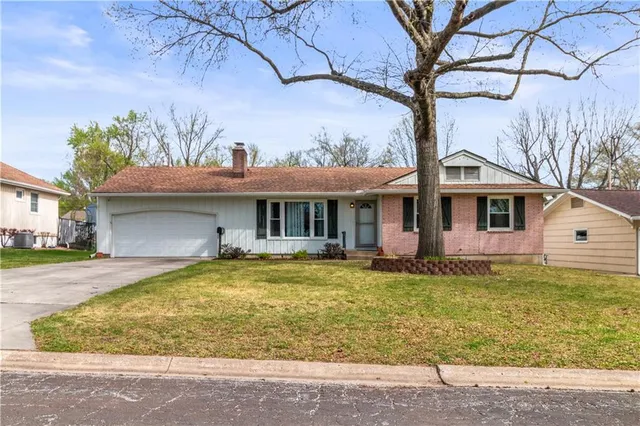 9804 E  79th Ter, Raytown, MO 64138