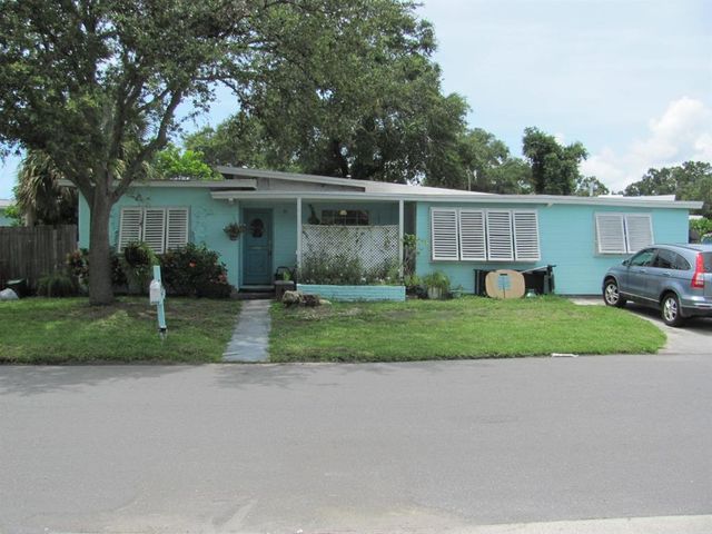 6657 Hibiscus Ave S, South Pasadena, FL 33707