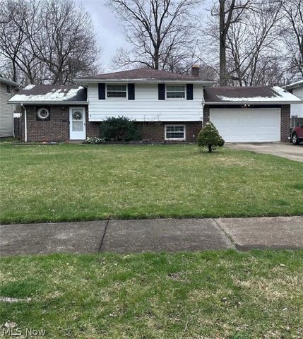 4931 Hampton Dr, North Olmsted, OH 44070