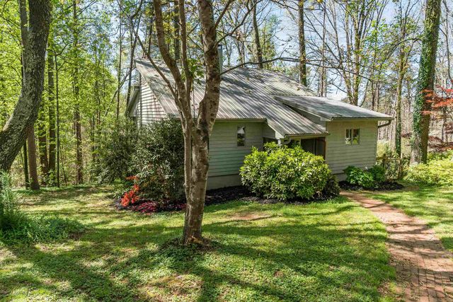 825 Daylilly Dr, Inman, SC 29349
