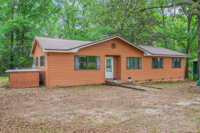1879 State Highway 2, Westville, FL 32464