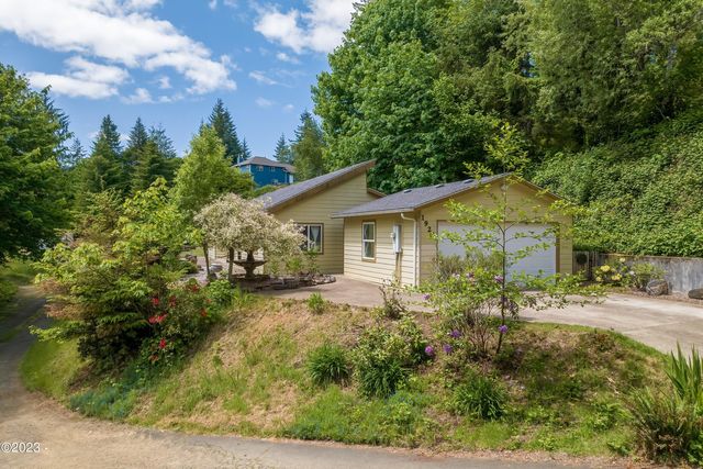 1920 NW Sunset Dr, Toledo, OR 97391
