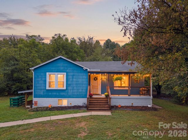 178 Collins Dr, Clyde, NC 28721