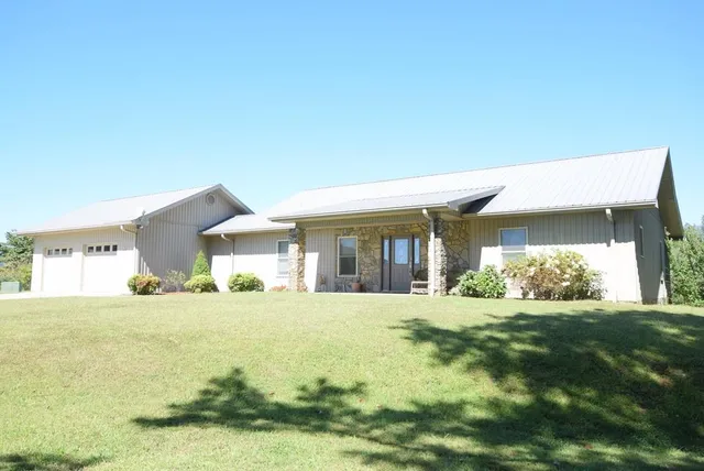 10 Carson Farm Rd, Bryson City, NC 28713