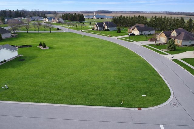 104 Waterford Dr, Bucyrus, OH 44820