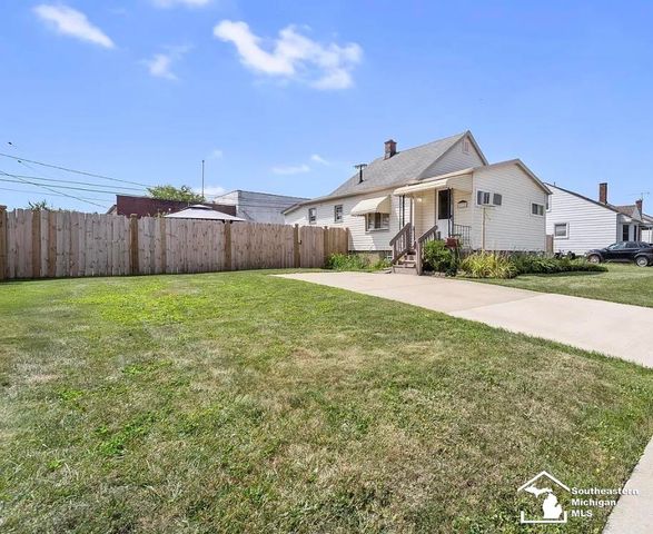 1727 Sycamore St, Wyandotte, MI 48192