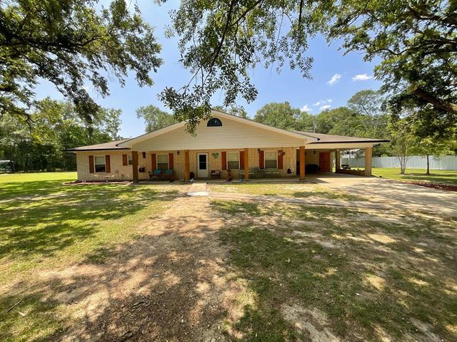 13 Pullens Rd, Carriere, MS 39426