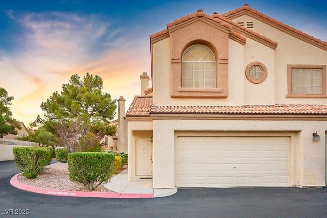 8301 Boseck Dr #213, Las Vegas, NV 89145