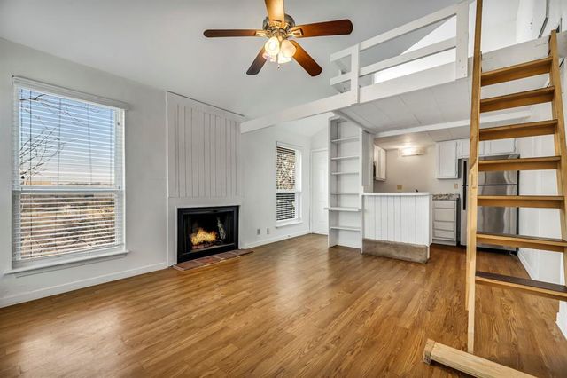 1000 W  26th St #220, Austin, TX 78705