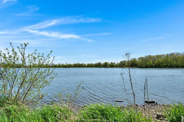W179 W Lakeshore DRIVE, Burlington, WI 53105