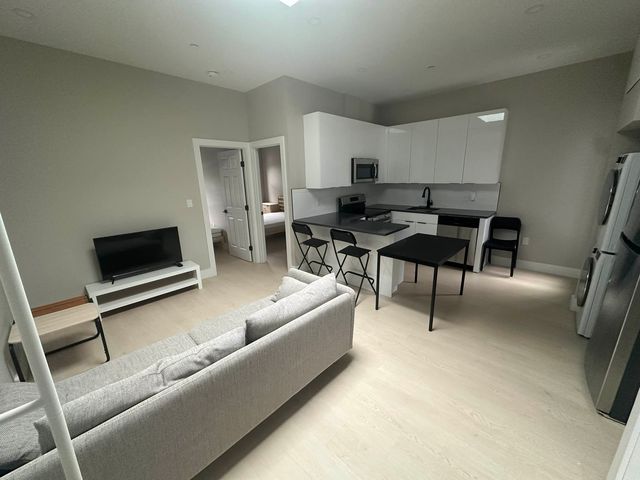 2082 E  17th St #2A, Brooklyn, NY 11229