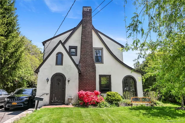 365 Old Mamaroneck Road, White Plains, NY 10605
