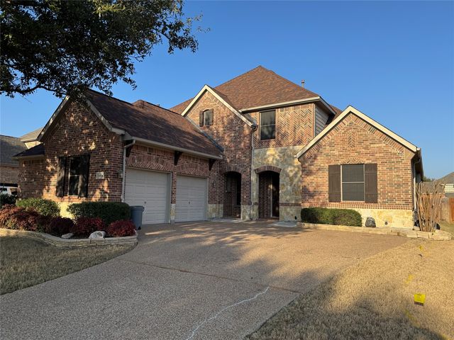 6976 Clipper Dr, Grand Prairie, TX 75054