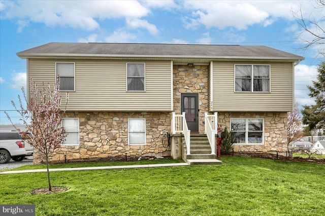 211 N  East St, Hummelstown, PA 17036