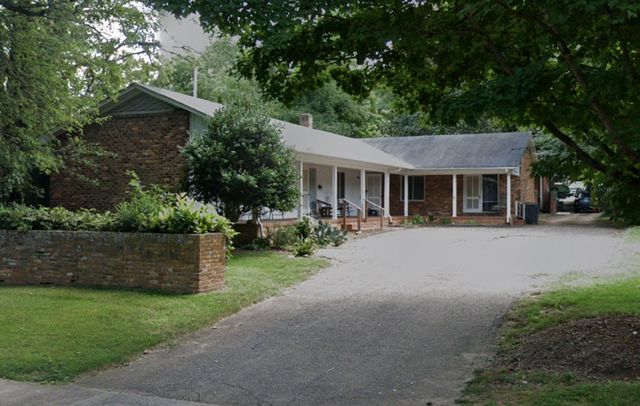 421 W  End Ave, Statesville, NC 28677