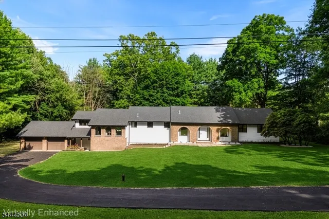 107 Scudders Rd, Sparta, NJ 07871