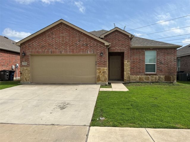 9904 Calcite Dr, Fort Worth, TX 76131