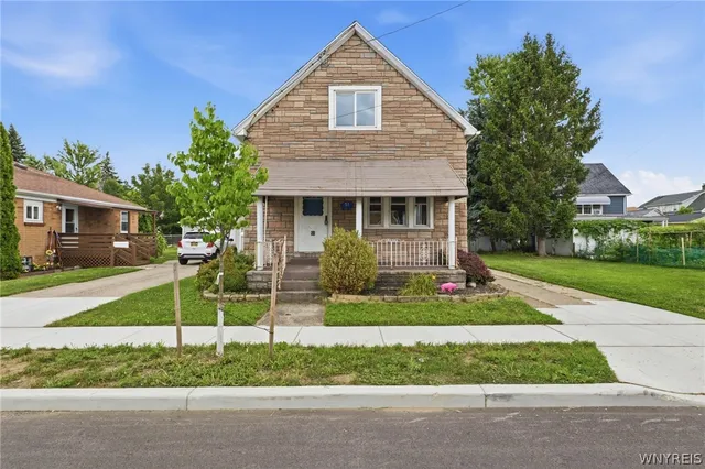 51 Pleasant Pkwy, Cheektowaga, NY 14206