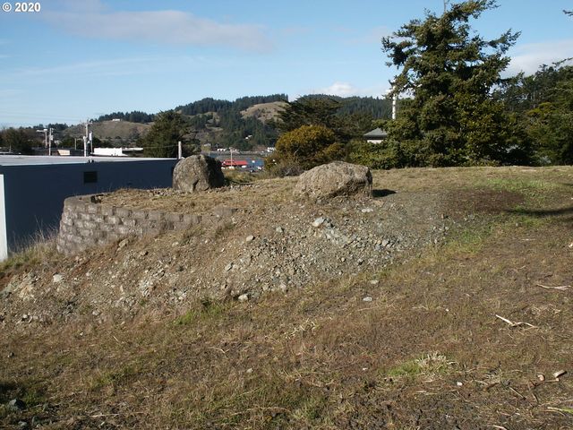 94260 Moore St, Gold Beach, OR 97444
