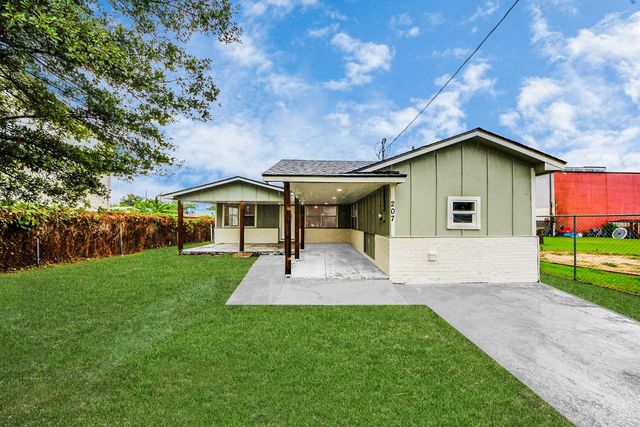 207 E  Defee Ave, Baytown, TX 77520